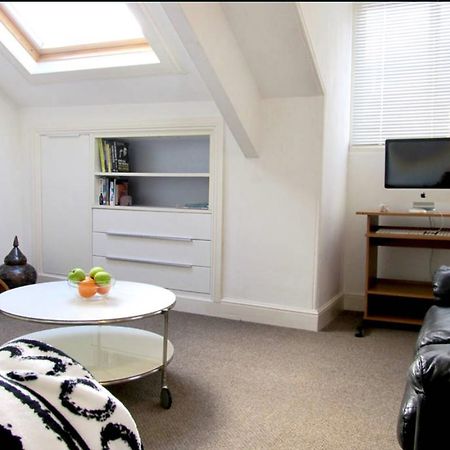 The Hideaway, Victorian Townhouse Apartment With Parking Plymouth Exteriör bild