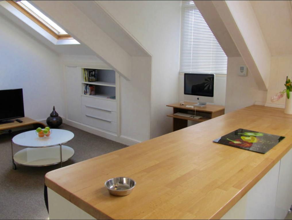 The Hideaway, Victorian Townhouse Apartment With Parking Plymouth Exteriör bild