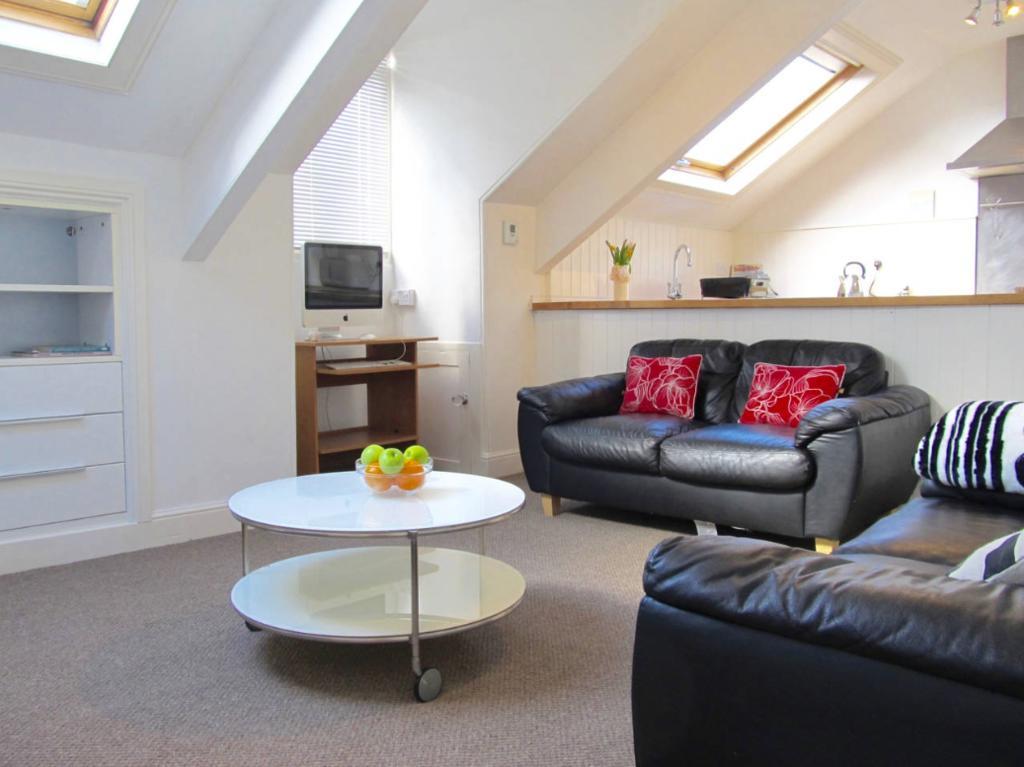 The Hideaway, Victorian Townhouse Apartment With Parking Plymouth Exteriör bild